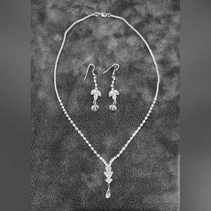 Elegant Necklace and Earring Rhinestones Set